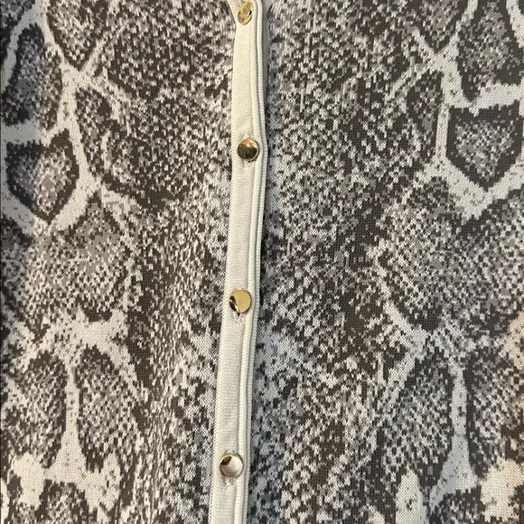 Carlisle Gray and Cream Snakeskin Cardigan - Picture 2 of 6